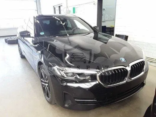 BMW 5 Series Touring 520e 2022