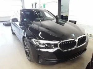 BMW 5 Series Touring 520e 2022