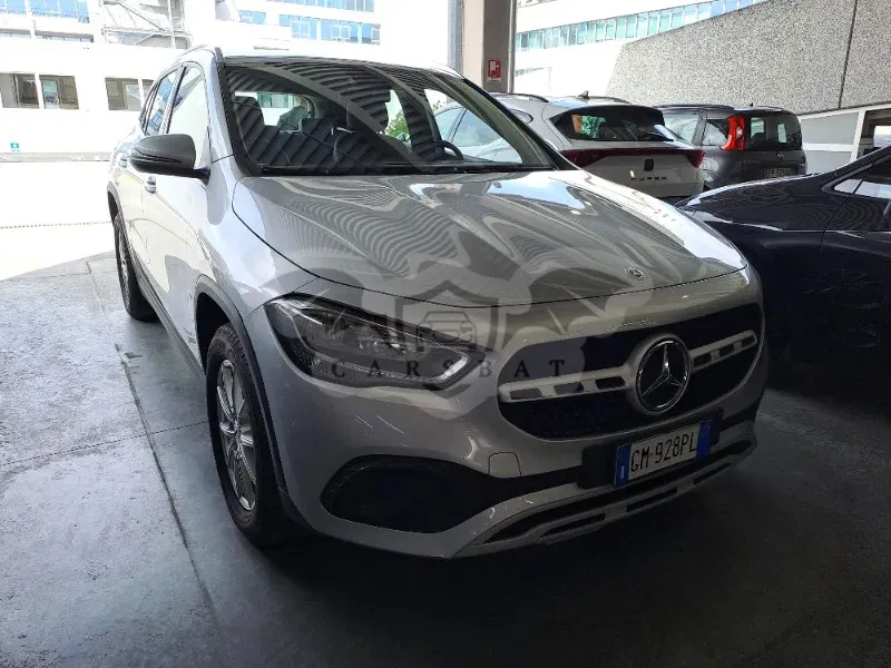 Mercedes-Benz GLA 180d Business 2023