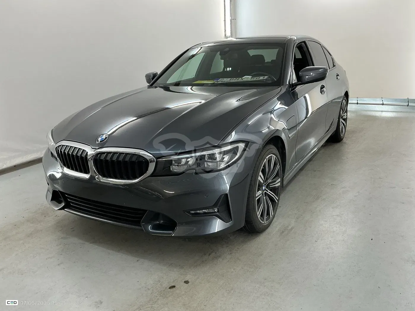 BMW 3 Series 330e 2022