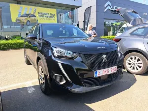 Peugeot 2008 1.2i Active Pack 2023