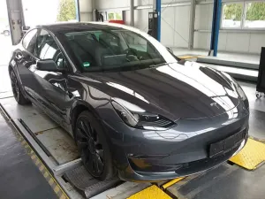 Tesla Model 3 Long Range Performance 2023