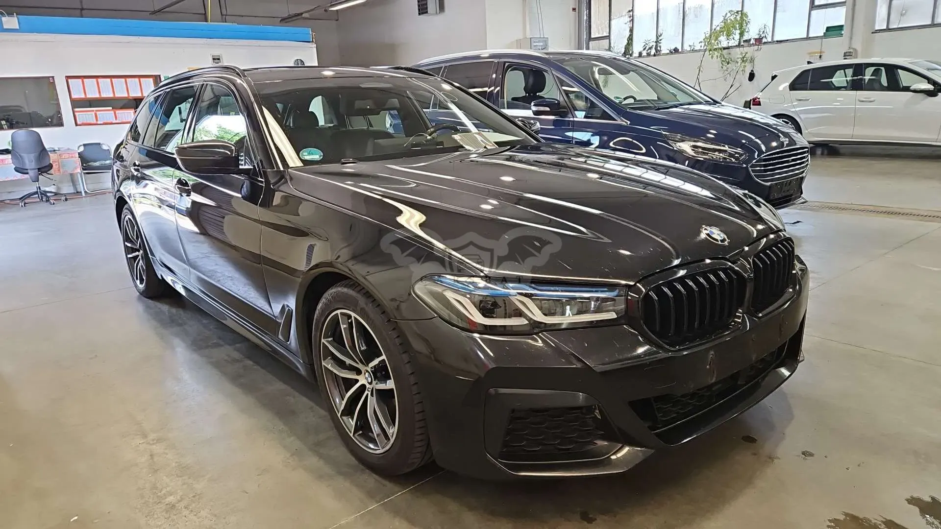 BMW 5 Series Touring 530e 2021