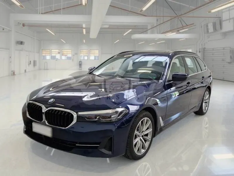 BMW 5 Series Touring 520d Business 2022