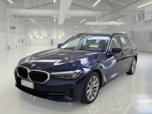 BMW 5 Series Touring 520d Business 2022