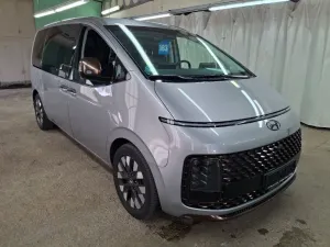 Hyundai Staria Signature 2023