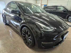 Tesla Model Y Performance 2024