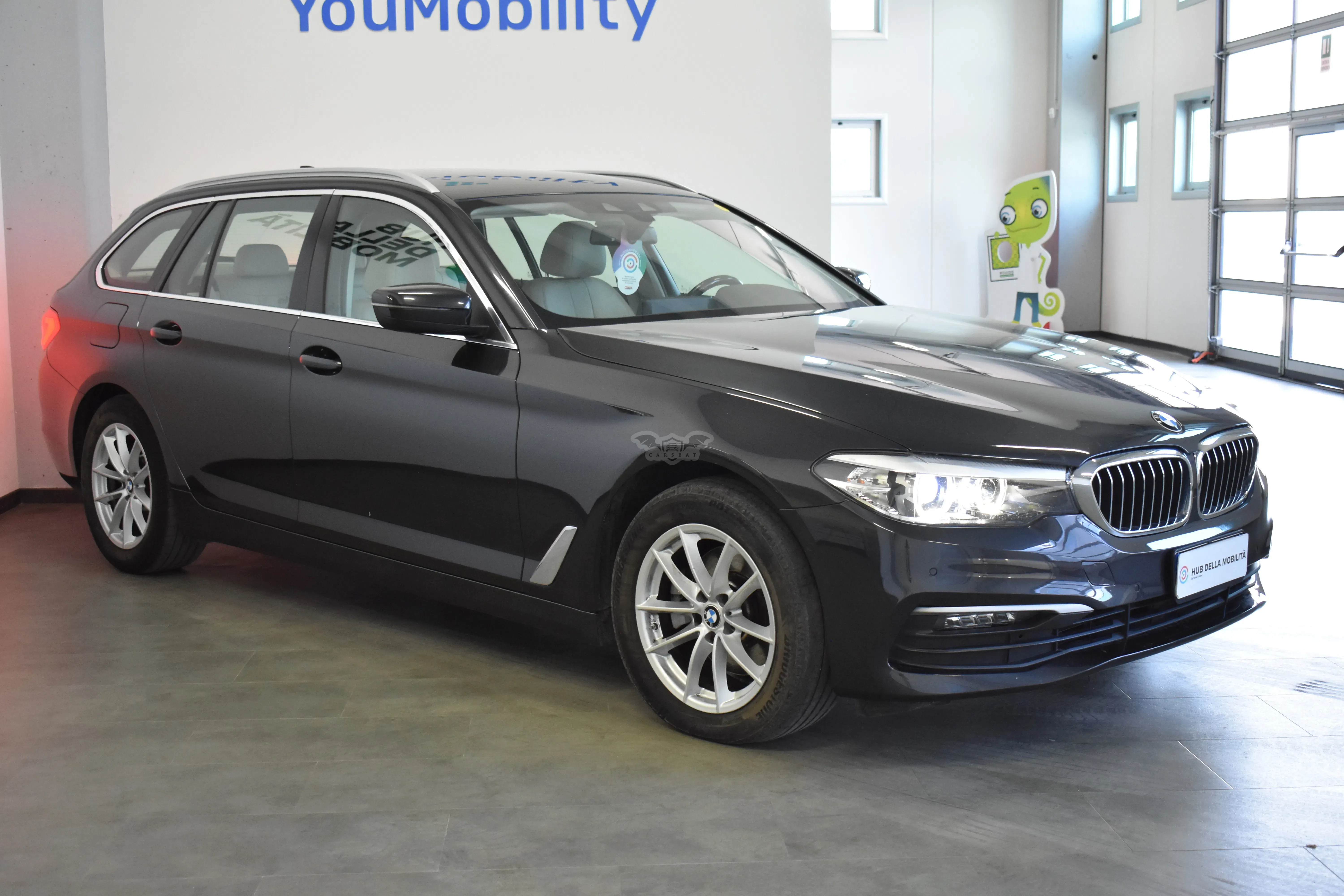 BMW 5 Series Touring 520d Business 2019