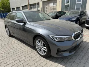 BMW 3 Series Touring 318d Advantage 2021