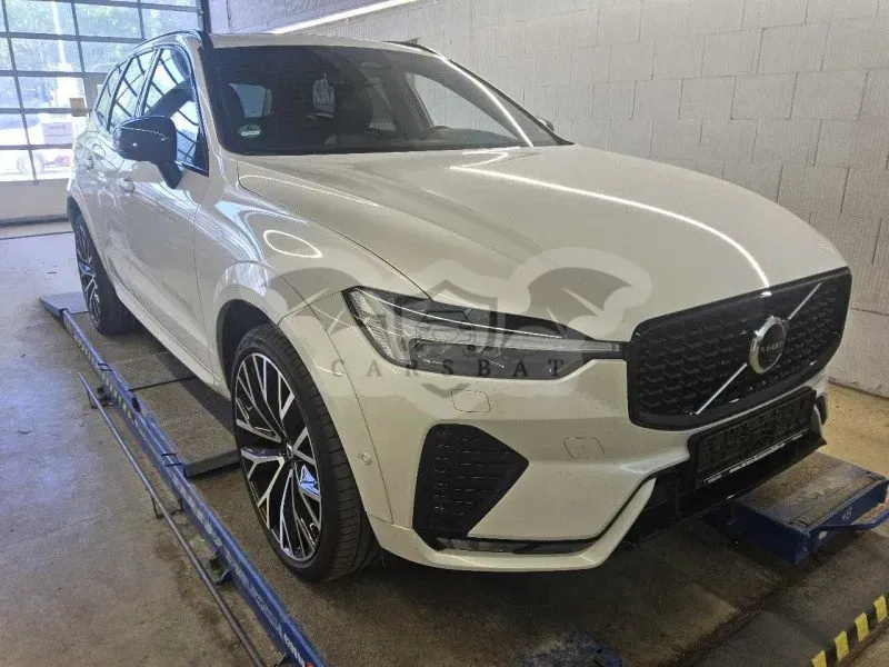 Volvo XC60 2.0 R-Design 2022