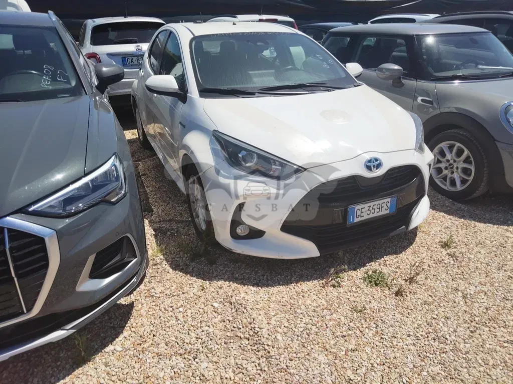 Toyota Yaris 1.5h Business 2021