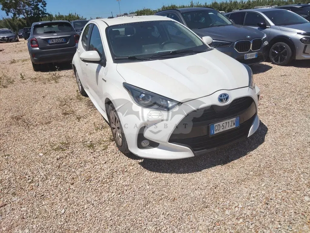 Toyota Yaris 1.5h Business 2021