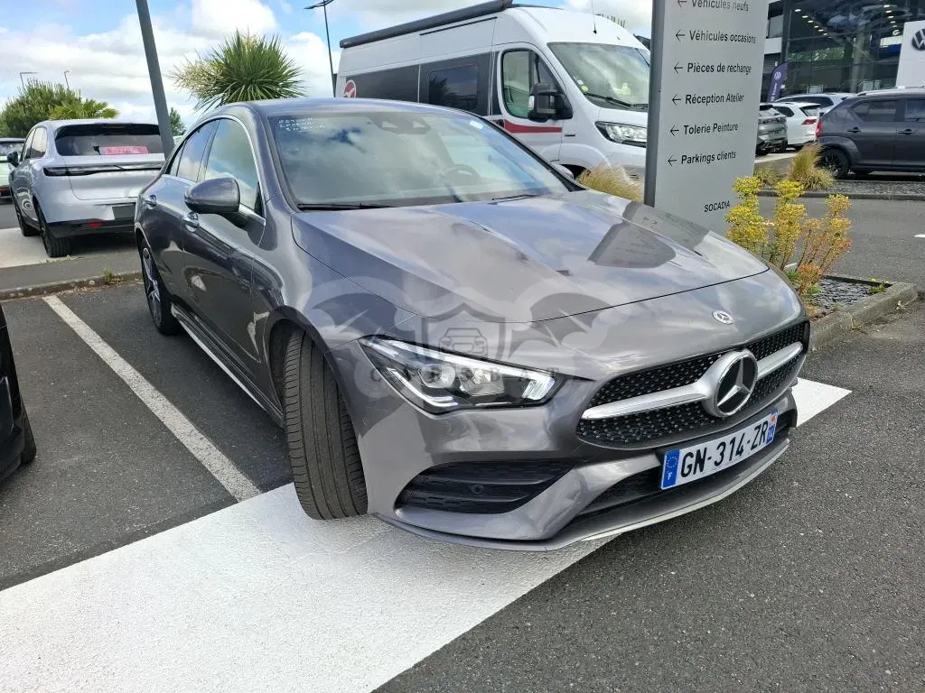 Mercedes-Benz CLA 200 AMG Line 2023
