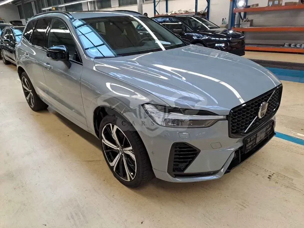 Volvo XC60 Plus Dark Plus Dark 2025