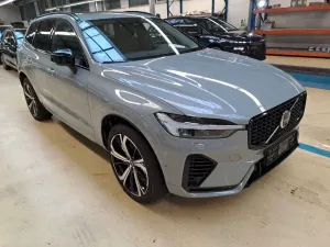 Volvo XC60 Plus Dark Plus Dark 2025