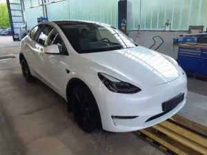 Tesla Model Y 78 kWh 2023