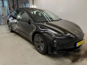 Tesla Model 3 Standard Range Plus 60 kWh 2021