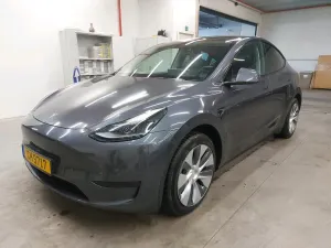 Tesla Model Y Standard Range 2023