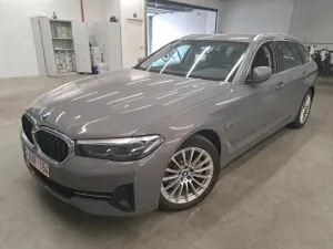 BMW 5 Series Touring 520e 2022