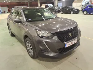 Peugeot 2008 1.2i Active 2021