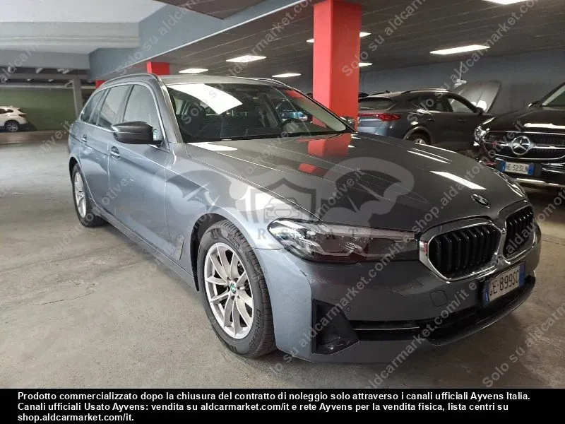BMW 5 Series Touring 520d Business 2021