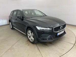 Volvo V60 Cross Country B4 2023
