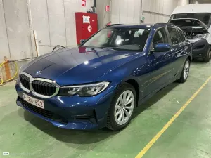 BMW 3 Series Touring 318d Lounge 2022