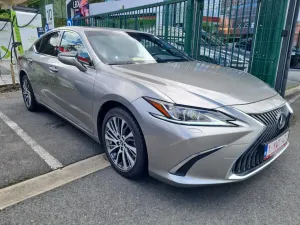 Lexus ES 300h 2021