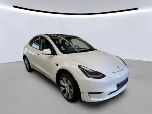 Tesla Model Y Long Range 82 kWh 2023