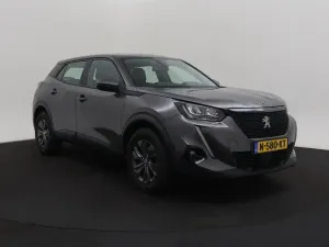 Peugeot 2008 1.2i 2021