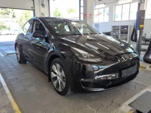 Tesla Model Y Long Range 2023