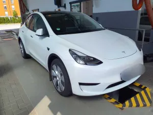 Tesla Model Y Standard Range 2023