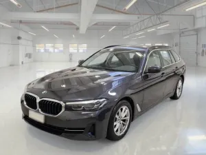 BMW 5 Series Touring 520d Business 2022