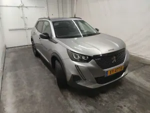Peugeot 2008 1.2i Allure 2022