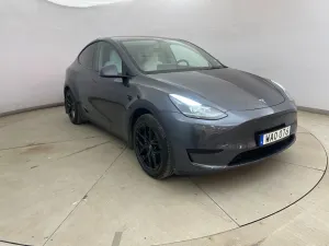 Tesla Model Y Standard Range 2023