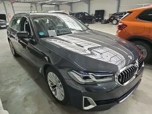 BMW 5 Series Touring 520i Luxury 2023