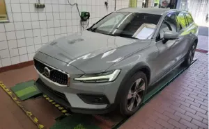 Volvo V60 Cross Country B4 Plus 2024
