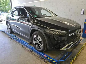 Mercedes-Benz GLA 200d progressive 2025