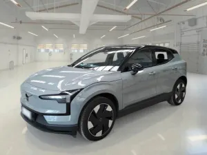 Volvo EX30 Extended Range Plus 2024