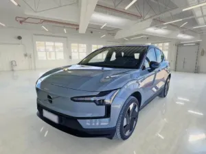 Volvo EX30 Extended Range Plus 2024