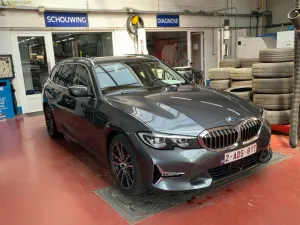 BMW 3 Series Touring 330e 2021