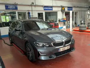 BMW 3 Series Touring 330e 2021