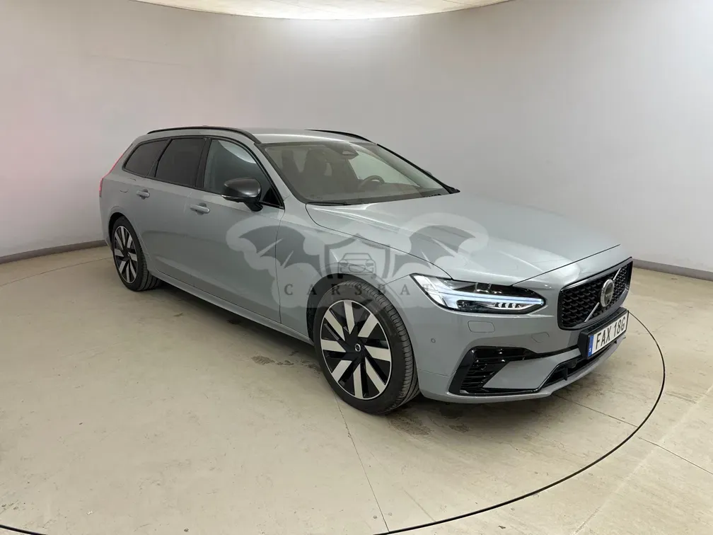 Volvo V90 T6 2025