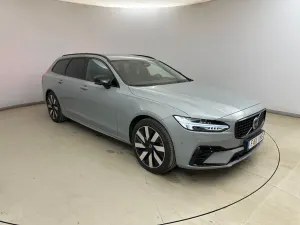 Volvo V90 T6 2025