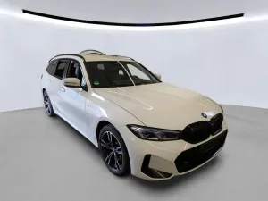 BMW 3 Series Touring 330e 2023