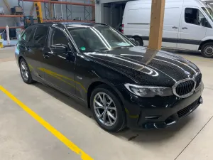 BMW 3 Series Touring 320e Sport Line 2021