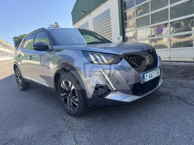 Peugeot 2008 1.2i GT 2022