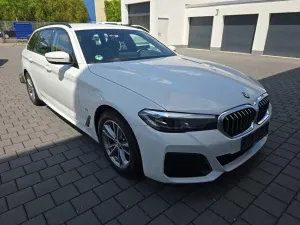 BMW 5 Series Touring 520i 2023