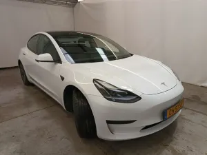Tesla Model 3 Standard Range Plus 60 kWh 2023