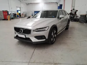 Volvo V60 Cross Country B4 Pro 2022